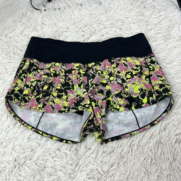 Lululemon Speed Up High-Rise Lined Short 2.5" Inflected Highlight Yellow Multi - Picture 1 of 5